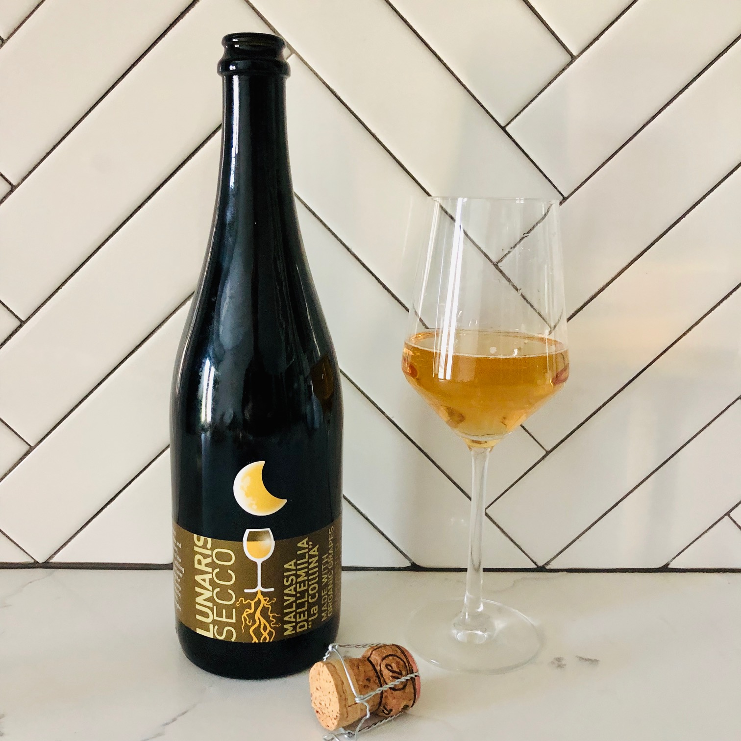 sparkling white wine