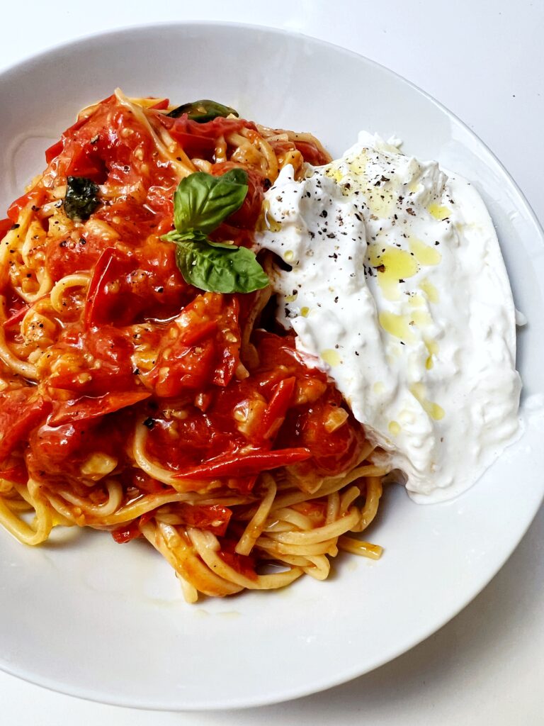 spaghetti with pomodoro sauce and buratta