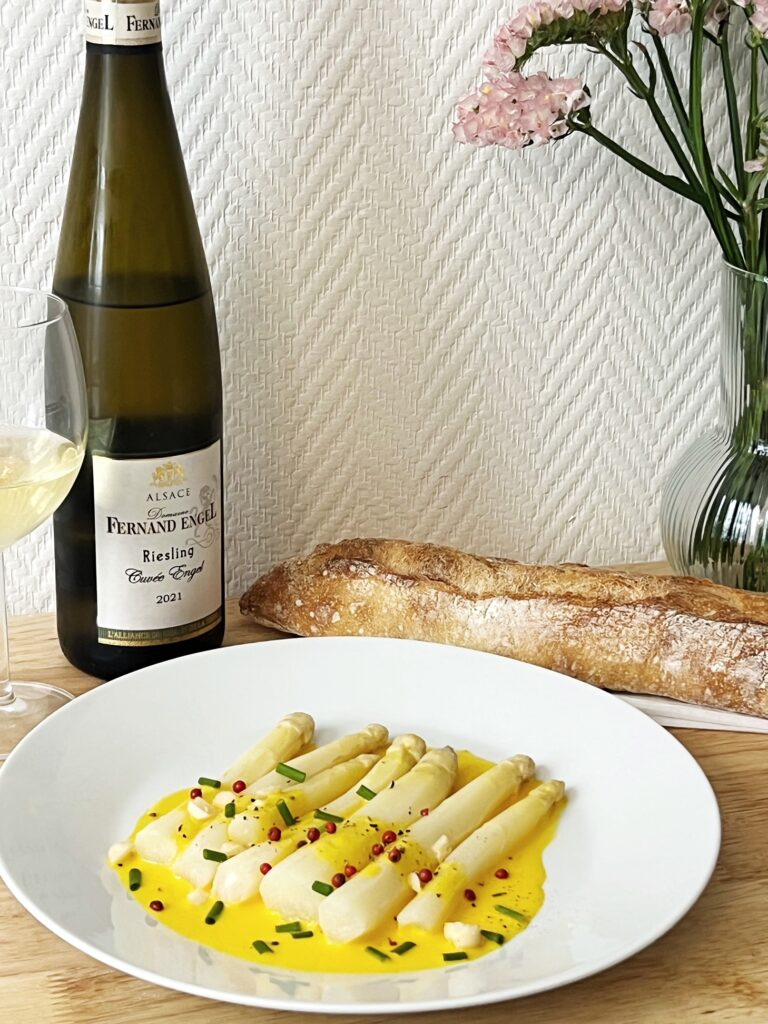 white asparagus with chives and peppercorn paired with riesling from Alsace